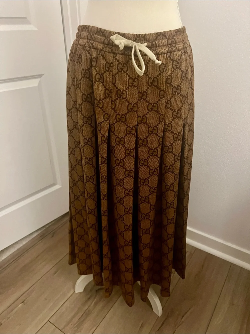 Authentic Gucci GG Monogram Pleated Maxi Skirt – Approx. US M/L